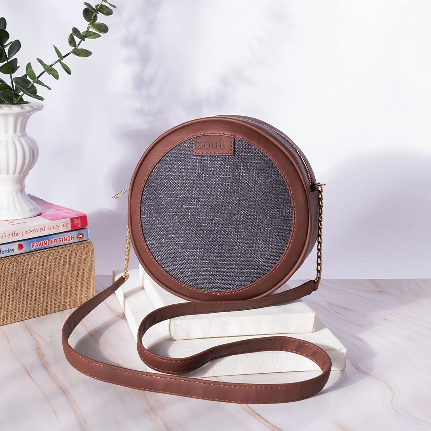 Amer Maze Round Sling Bag