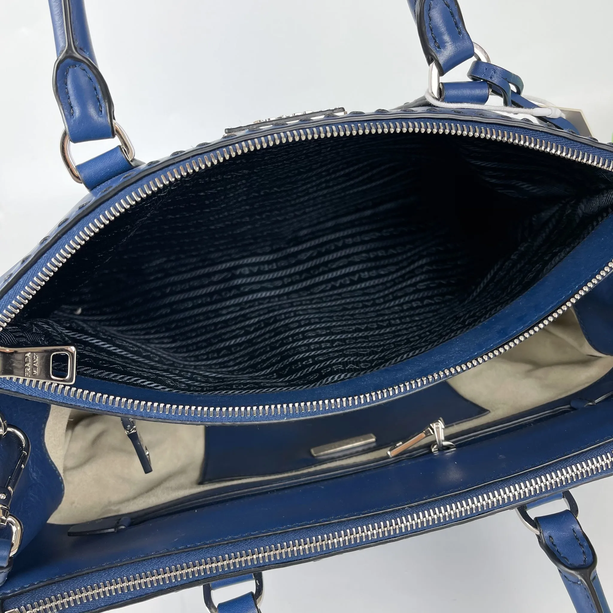 Bluette City Calfskin Stitched Leather Medium Double Zip