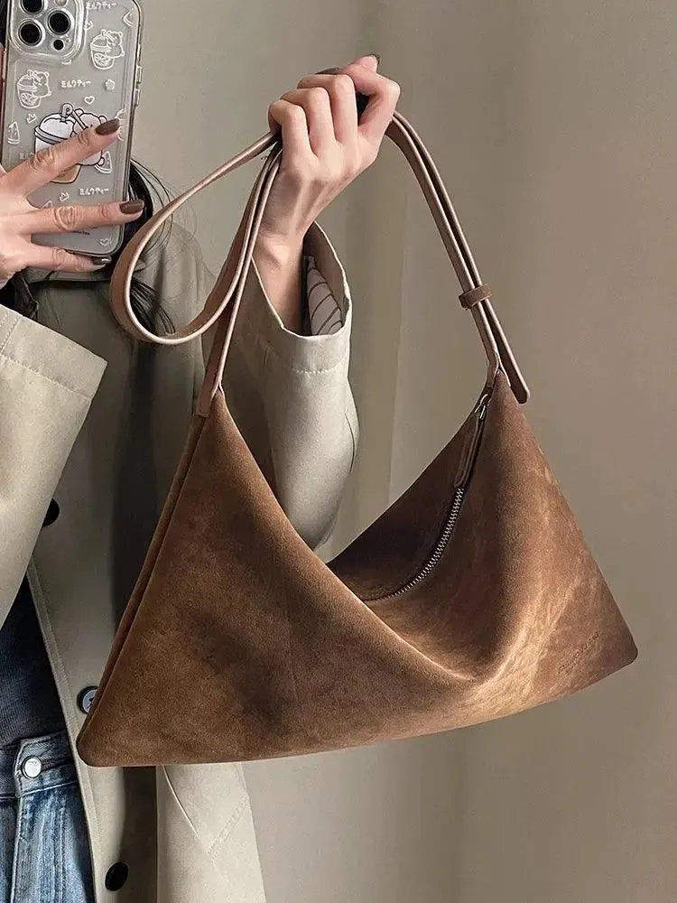 Claudia – Classic refined design – Suede crossbody