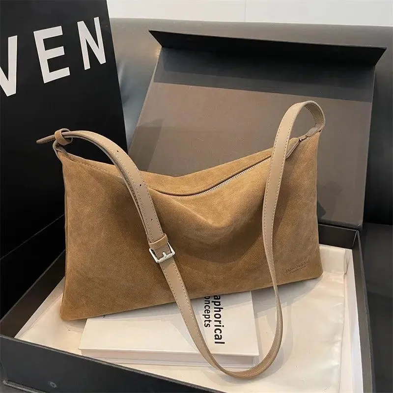 Claudia – Classic refined design – Suede crossbody