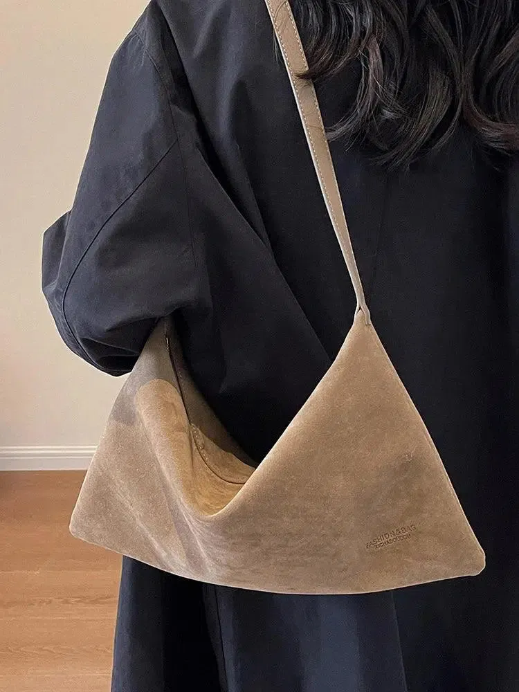 Claudia – Classic refined design – Suede crossbody