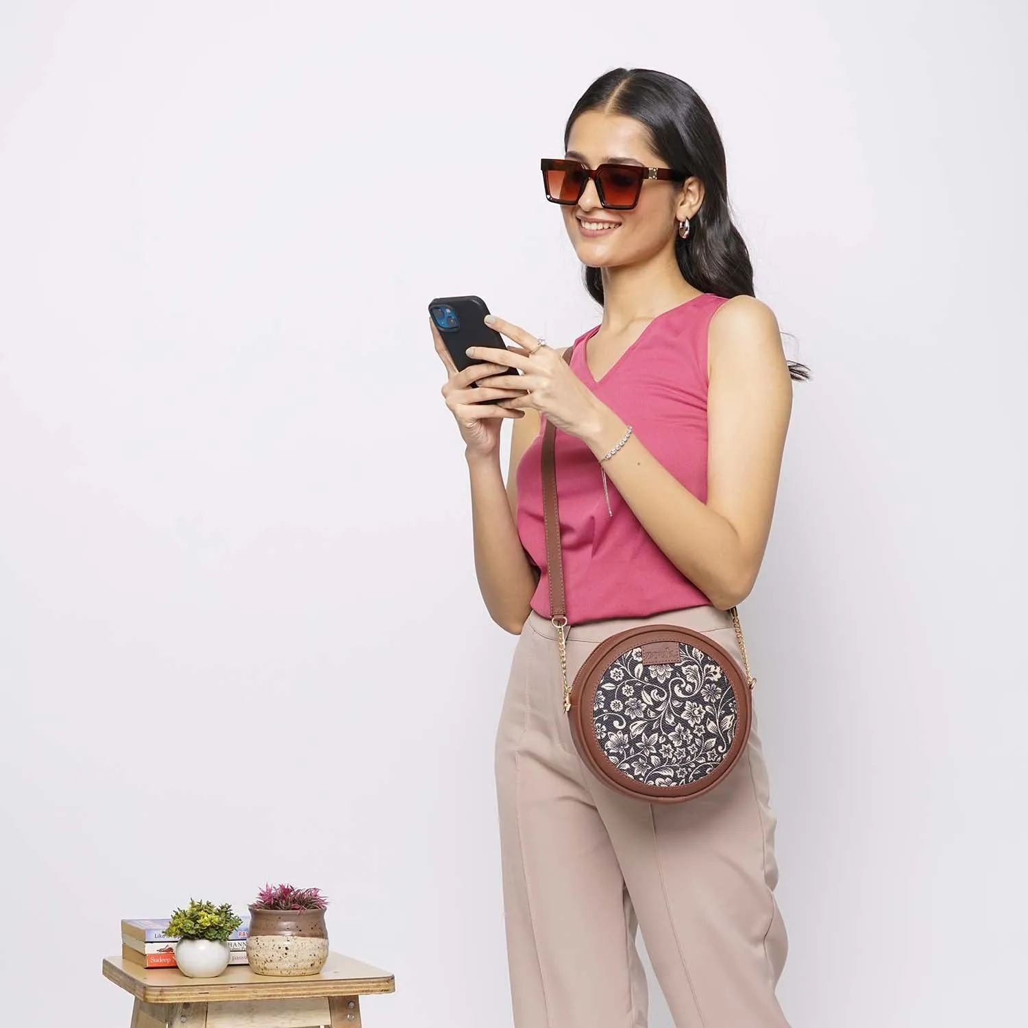 FloMotif Round Sling Bag