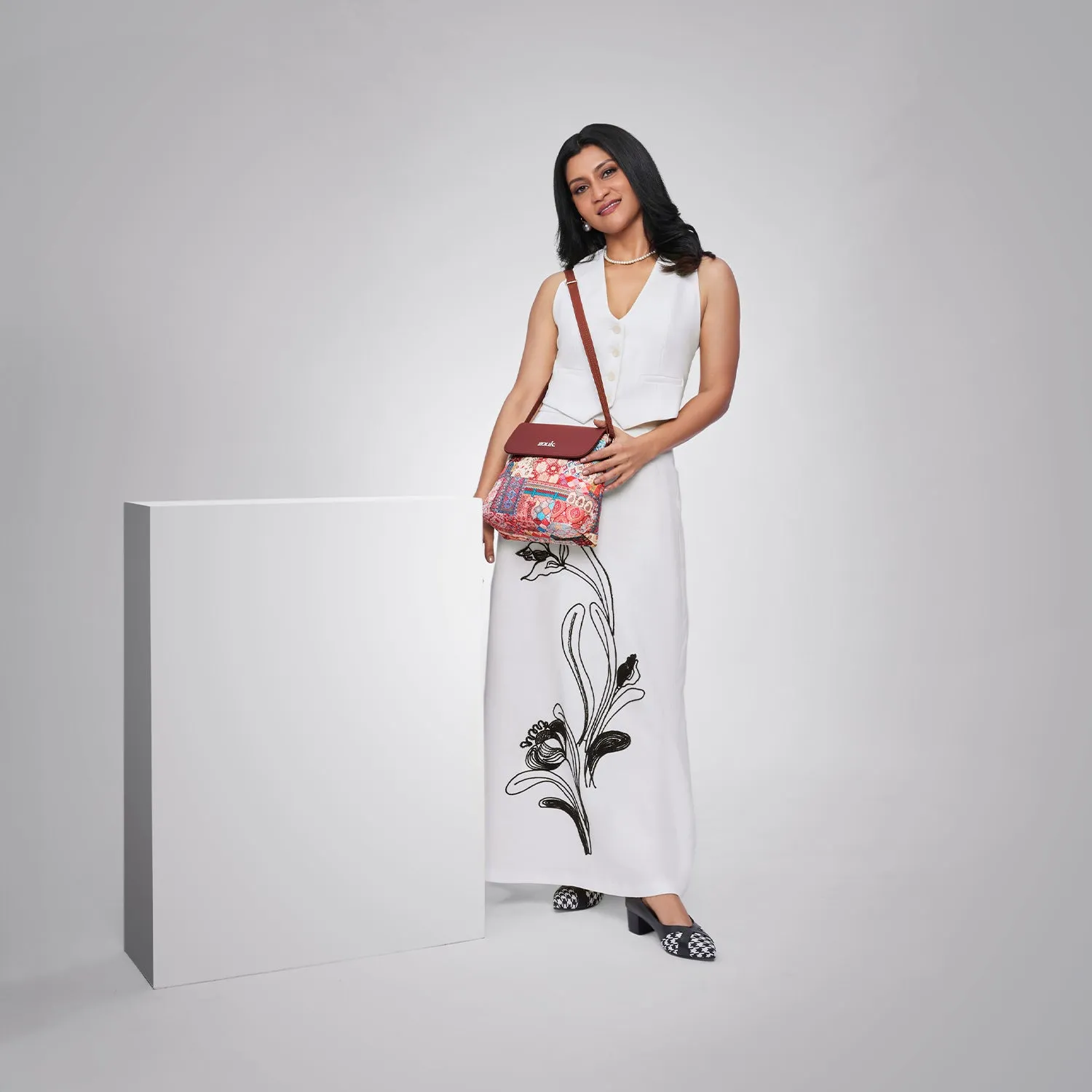 Kutch Gamthi Flap Sling Bag