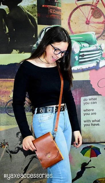 Tampa belt brown bag from leather and wood