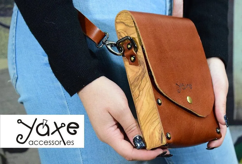 Tampa belt brown bag from leather and wood