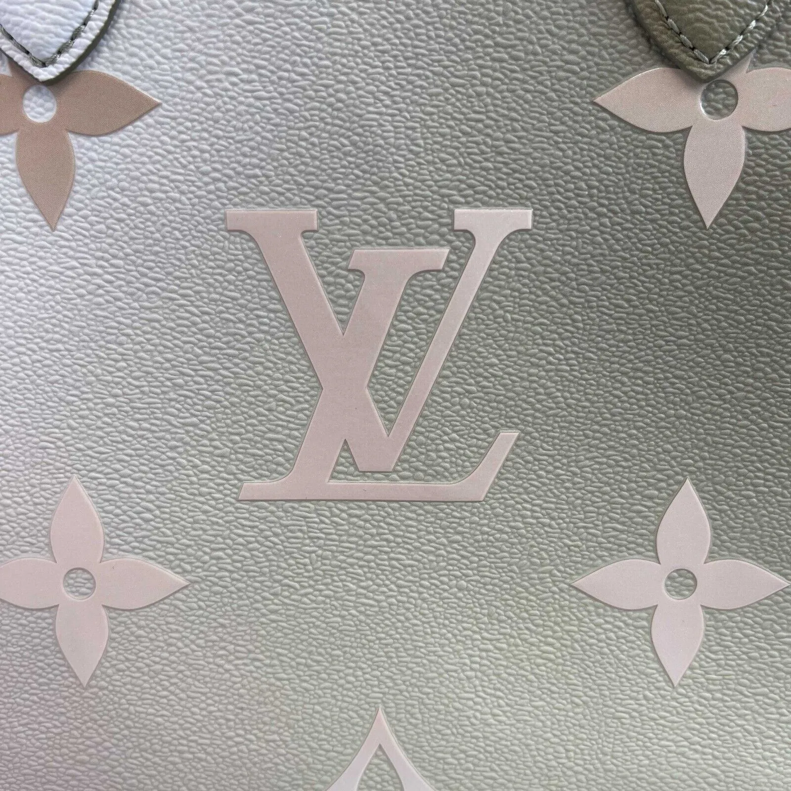 Trendy Inspired Louis Vuitton Giant Spring In The City Onthego Mm