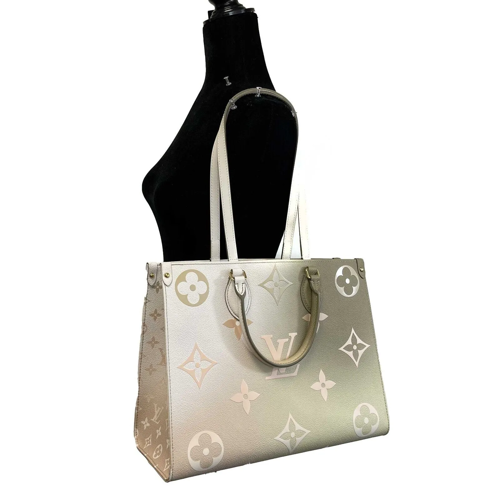 Trendy Inspired Louis Vuitton Giant Spring In The City Onthego Mm